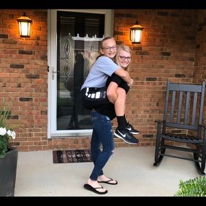 Meet your Posher, Avery